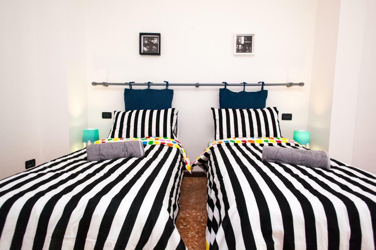 Casa Liberta - Downtown Modern Apartment With Airconditioning サンレモ エクステリア 写真