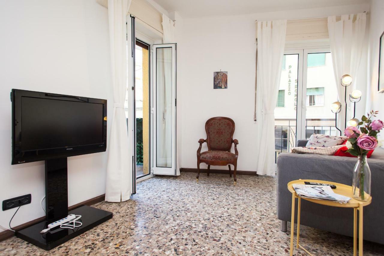 Casa Liberta - Downtown Modern Apartment With Airconditioning サンレモ エクステリア 写真