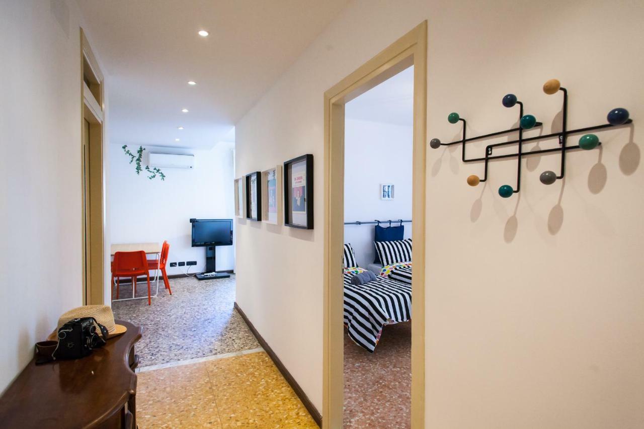 Casa Liberta - Downtown Modern Apartment With Airconditioning サンレモ エクステリア 写真